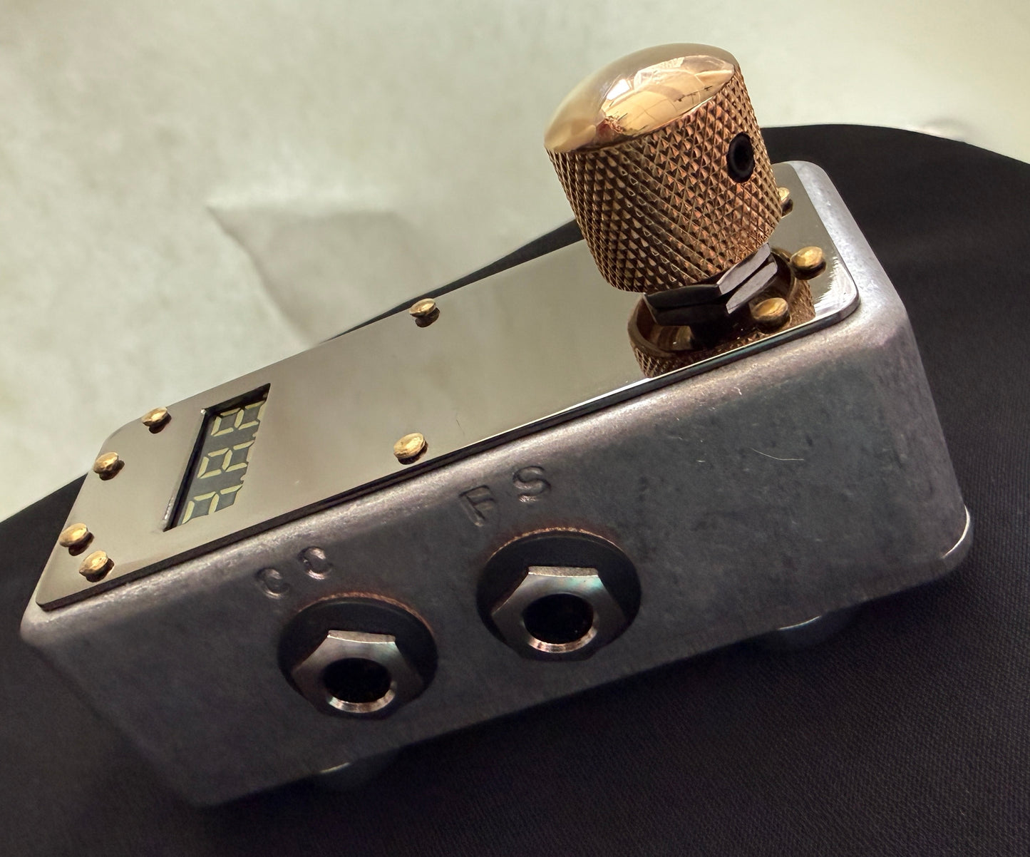 Hard Craft DEAR CONCUBINE TATTOO POWER SUPPLY + TRAVEL CASE- Alluminum and nickel plate